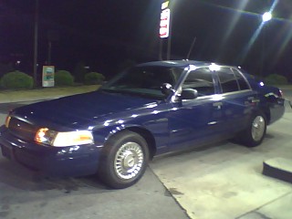 2001 Ford Crown Victoria photo