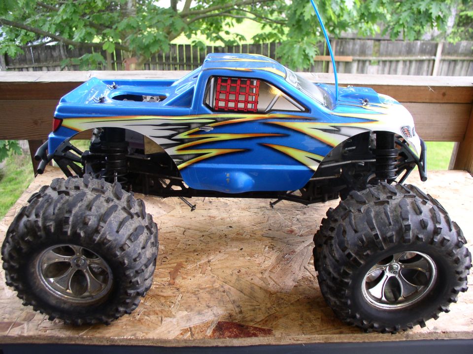 My Team Losi Aftershock Nitro truck soon to be getting a Bronco body.