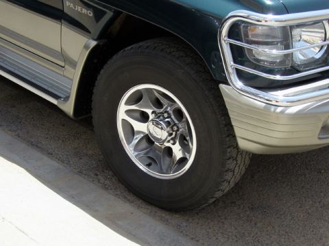 2000 Mitsubishi Montero “P”