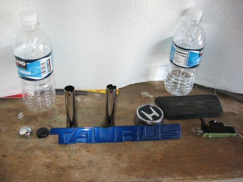 2003 Ford Taurus - Stuff