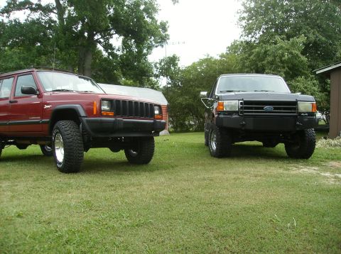 Clean and sliders mounted 6-20-08 - 1990 Ford Bronco