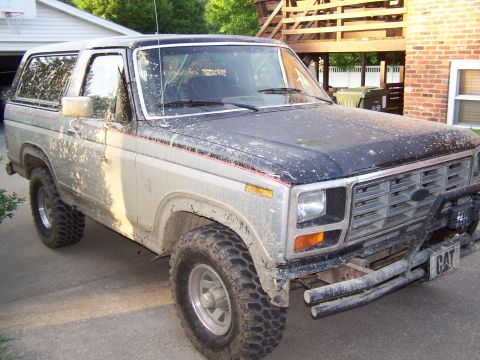 1985 Ford Bronco - she did pretty good before the lift