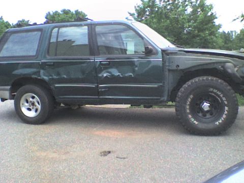 1995 Ford Explorer photo