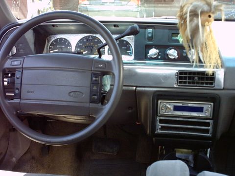 1990 Ford Taurus photo