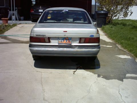 1990 Ford Taurus photo
