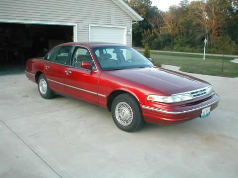 1996 Ford Crown Victoria photo