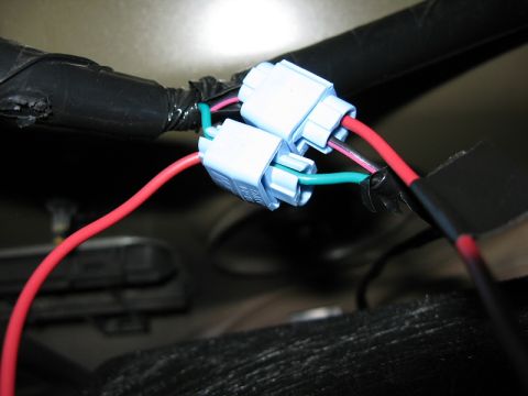 2003 Ford Taurus - Proper way to wire it. At least that was an easy fix. The ground wire is the one on the right (the red one with the "flag").