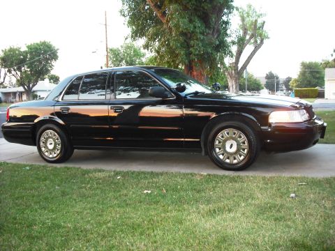 2003 Ford Crown Victoria - Side view