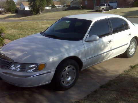 2001 Lincoln Continental photo