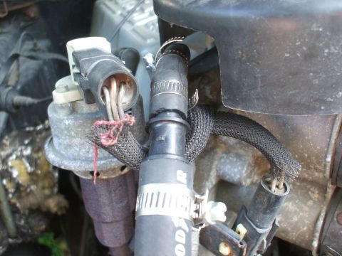 1990 Ford Bronco - The reducer up to the intake up close...
