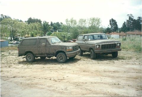 1978 Ford Bronco - First run with her(i had it about a week). yes there is black paint under the mud.