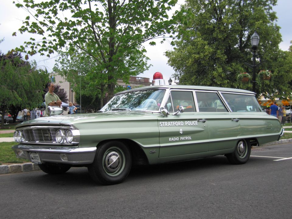 Green Ford Stratford Police Radio Patrol station wagon, front three-quarter