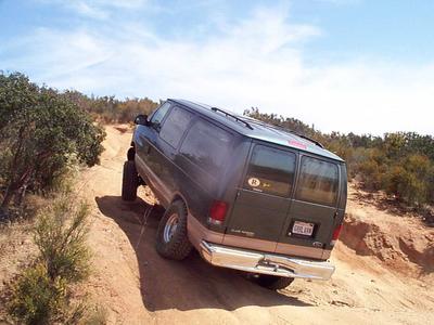 2001 Ford E150 - left front tire off ground