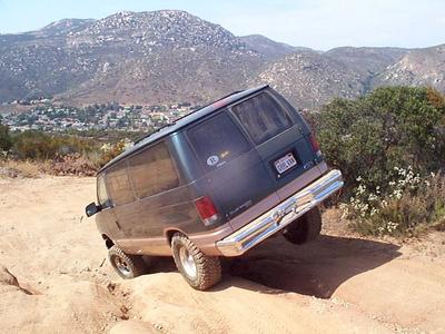 2001 Ford E150 - yikes 2nd angle