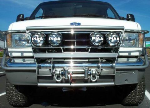 2001 Ford E150 - This is Quadvans Brush guard. Looks nice.