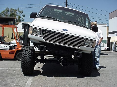 2001 Ford E150 photo