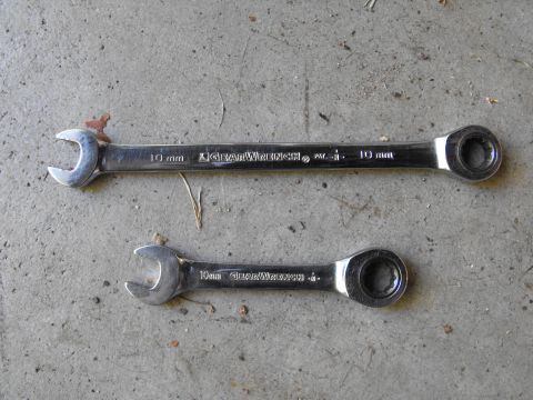1990 Lincoln Town Car - Dunno how I lived without these ratchet wrenches. Got a set of 28, on sale last week, and I'm loving them. Especially good for getting thos…