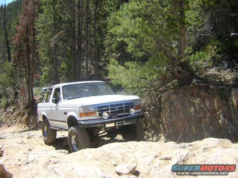 1995 Ford Bronco - Photos below by Chris (Swat).