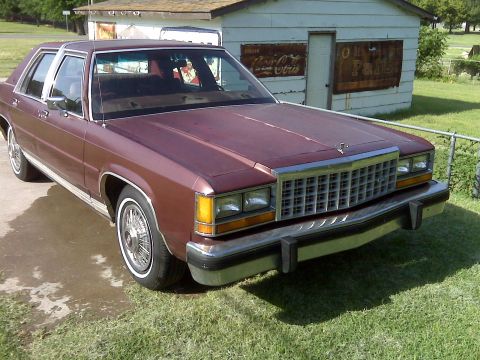 1986 Ford LTD Crown Victoria photo