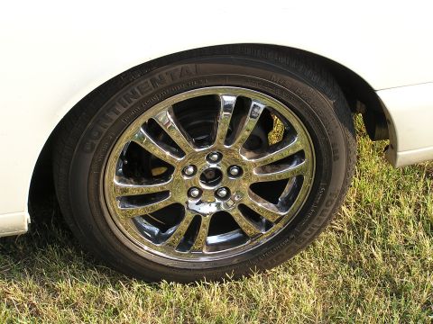 1995 Ford Thunderbird - New Rims! these are from a 2004 S type Jaguar??? they are the 5x108mm bolt pattern and fit on without enlarging the hub hole. No center cap…