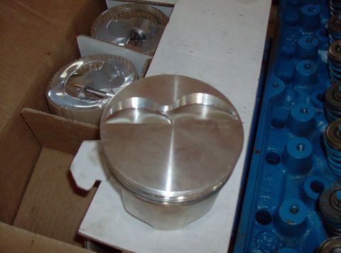 1989 Ford Bronco - pistons