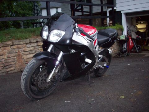 1997 Yamaha FZR750 photo