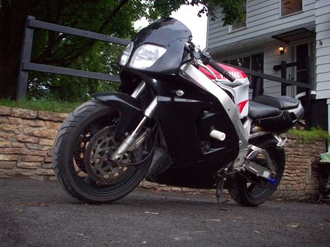 1997 Yamaha FZR750 photo