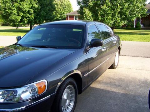 1998 Lincoln Town Car photo