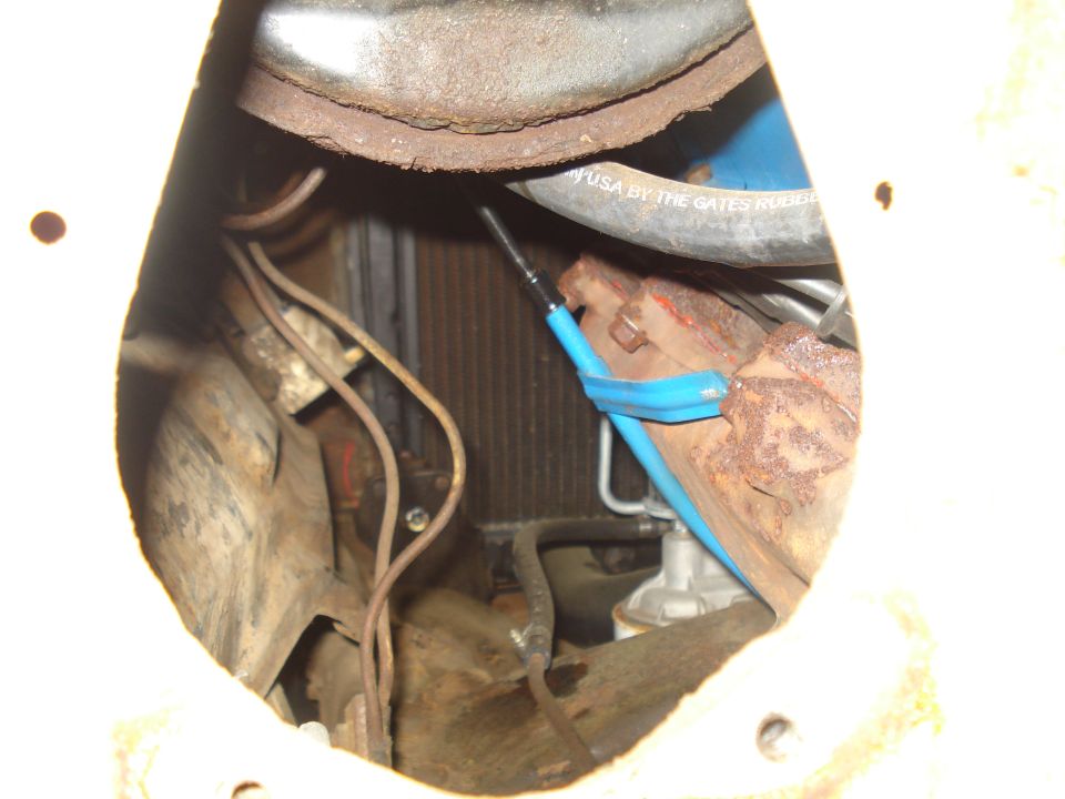 Engine bay part with Gates rubber hose