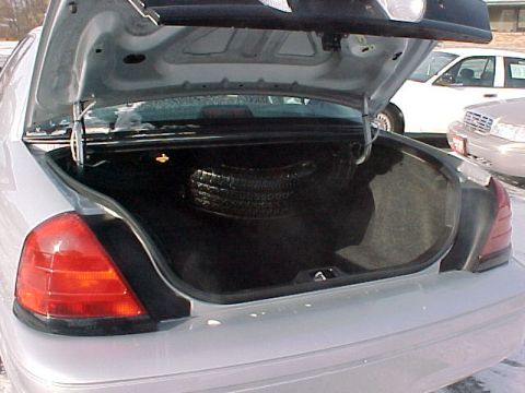 2001 Ford Crown Victoria - Trunk