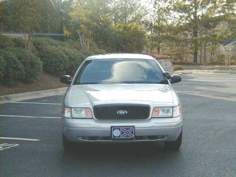 2001 Ford Crown Victoria photo