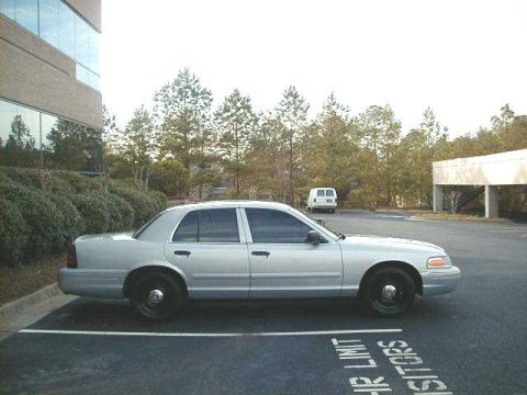 2001 Ford Crown Victoria photo