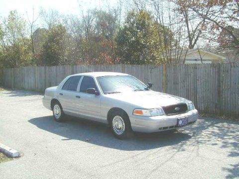 2001 Ford Crown Victoria photo