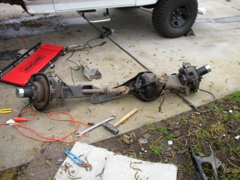 1994 Ford Bronco - Axle is out!!