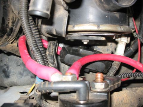 1995 Ford Bronco - you can just see the bussman 225A fuse setup below the relay (mounted to the plastic fenderwell).