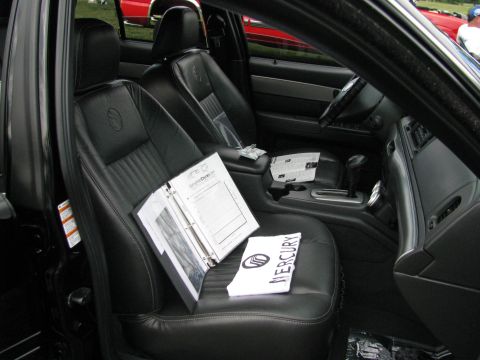 2003 Mercury Marauder - Interior view of a 2003 Mercury Marauder, leather seats and documentation.