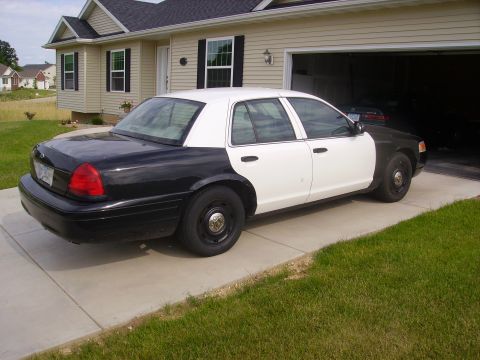 2003 Ford Crown Victoria “Bluesmobile”