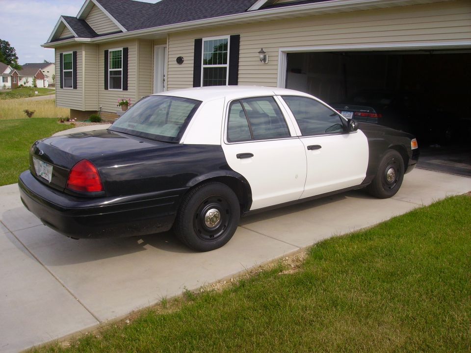 2003 Ford Crown Victoria “Bluesmobile”