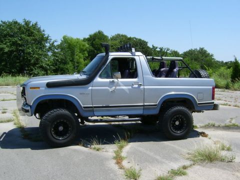 1986 Ford Bronco photo