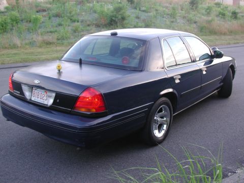 1999 Ford Crown Victoria photo