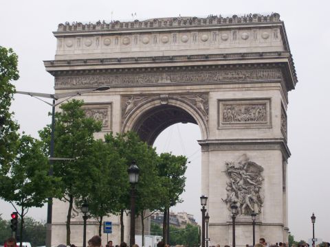2008 Citroen Xantia - The Arc de Triomphe, a famous Parisian landmark, stands under an overcast sky.