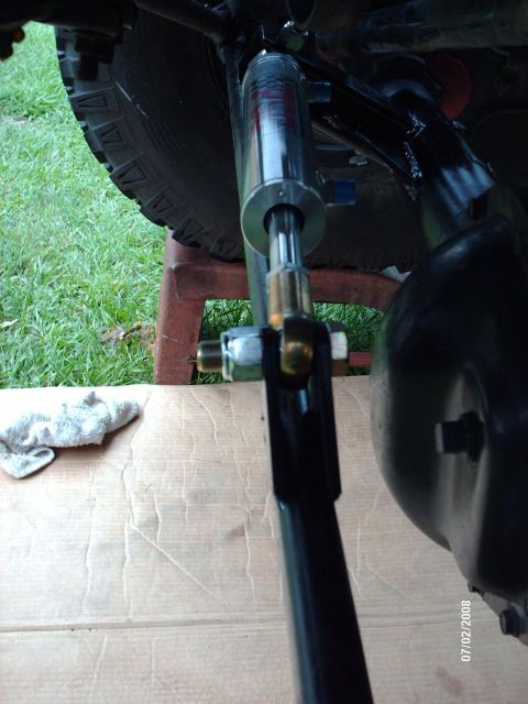 1982 Ford F-100 - This photo shows a power steering assist cylinder, not a 1982 Ford F-100.