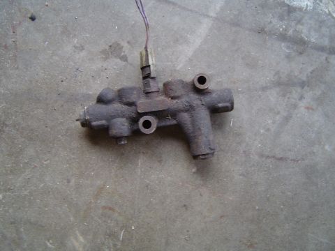 1989 Ford Bronco - '85 Prop valve $20