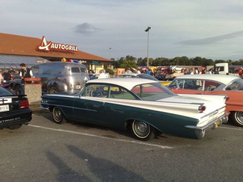 1991 Ford Crown Victoria - Classic car meet features a 1959 Oldsmobile Ninety-Eight alongside other vintage vehicles.