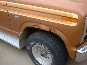 1981 Ford Bronco - Front passenger side fender