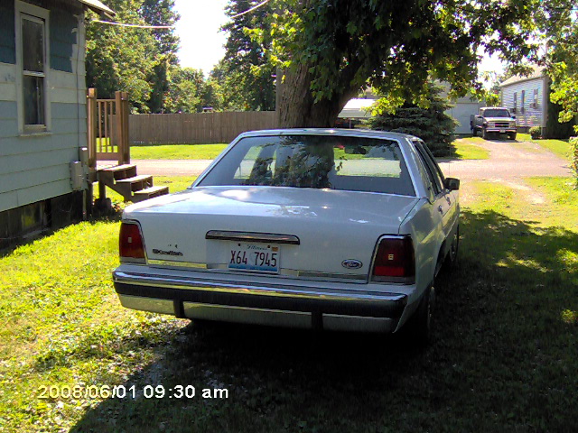 1991 Ford Crown Victoria LTD “miss vicky”
