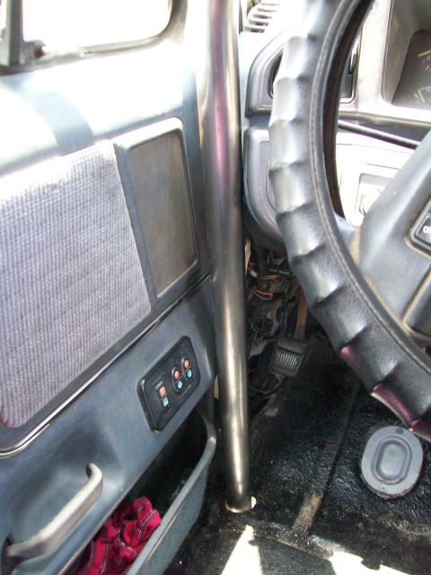 1990 Ford Bronco - Roll cage installed inside the cab of a 1990 Ford Bronco.