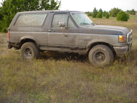 1991 Ford Bronco - other side