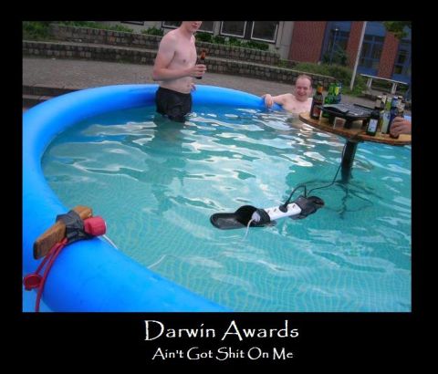 2006 Ford E350 - Darwin Awards