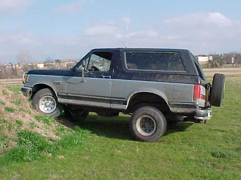 1991 Ford Bronco - flexing